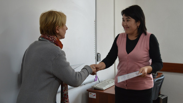 В Бишкеке наградили разработчиков и специалистов, апробировавших систему обучения на компетентностной основе