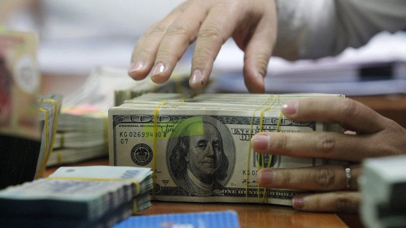 Почти за 2 года доля депозитов в иностранной валюте в Кыргызстане снизилась до 45,8%, - ЕАБР — Tazabek