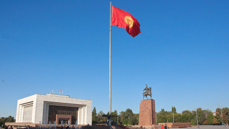 В Кыргызстане предприятия за 10 месяцев 2018 года предоставили услуги на 525,8 млрд сомов (данные) — Tazabek