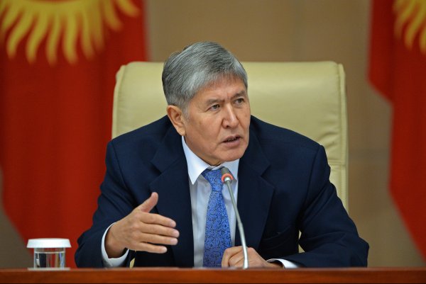 А.Атамбаев подписал закон, согласно которому с ЖК снимаются полномочия по утверждению платы за пользование водой — Tazabek