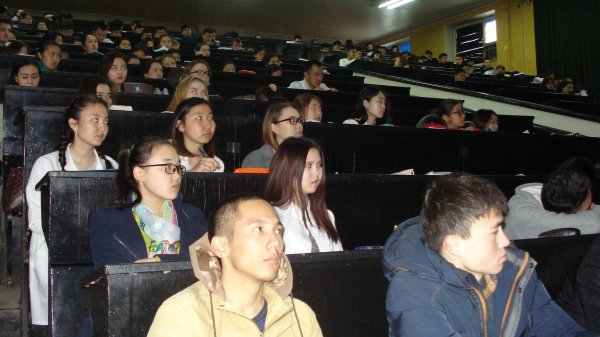 В КГМА состоялась студенческая конференция, посвященная апрельской революции