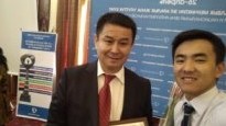 Кыргызпатент наградил студента-медика грамотой за достижения в научно-исследовательской и инновационной деятельности