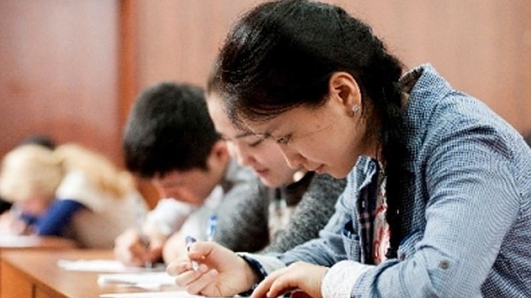 Прием на контрактное обучение в вузах Кыргызстана будет проходить до 25 августа