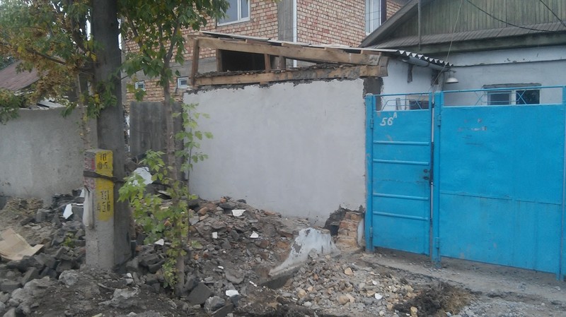 Мэрия снесла несколько незаконных объектов в Бишкеке для реализации проекта за счет китайского гранта — Tazabek