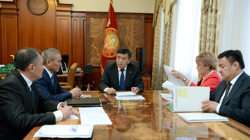 Президент ознакомился с проектами по повышению транзитного потенциала и развитию дорожно-транспортного комплекса КР — Tazabek