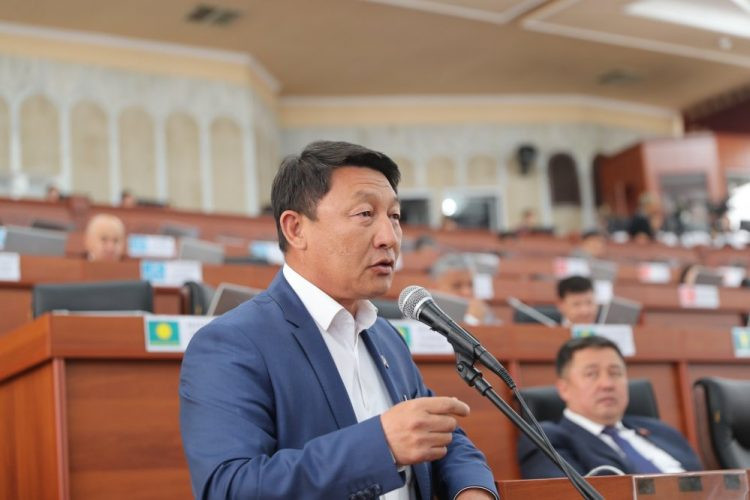 Депутат возмутился, что ремонт на Кировском водохранилище проводят казахские компании и потребовал брать плату за воду — Tazabek