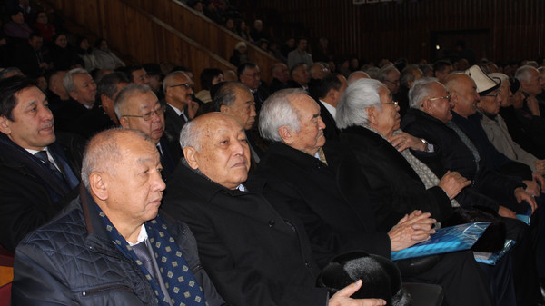 В Бишкеке торжественное заседание, посвященное 75-летию Кыргызского филиала Академии наук СССР