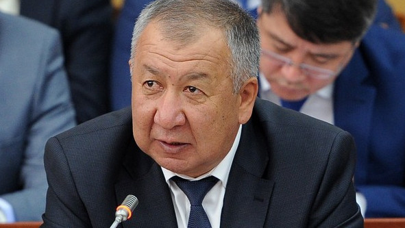 В 2018 году на строительство и ремонт автомобильных дорог из бюджета выделено 1,9 млрд сомов, - вице-премьер К.Боронов — Tazabek