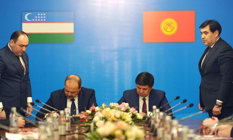 Главы правительств Кыргызстана и Узбекистана подписали дорожную карту по торгово-экономическому и инвестиционному сотрудничеству — Tazabek