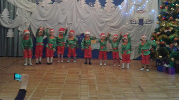 В центре детского творчества в Бишкеке провели рождественский концерт