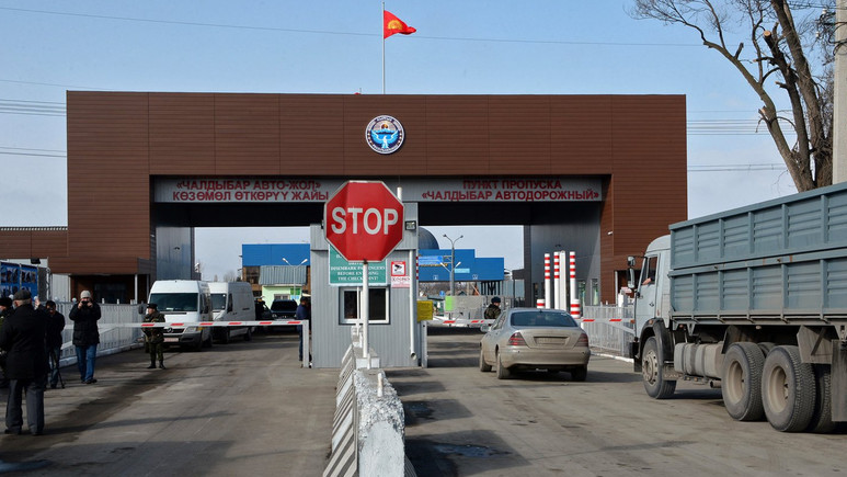 Пограничники КПП «Чалдыбар—Автодорожный» пресекли попытку незаконного провоза ГСМ объемом 143 тонны — Tazabek
