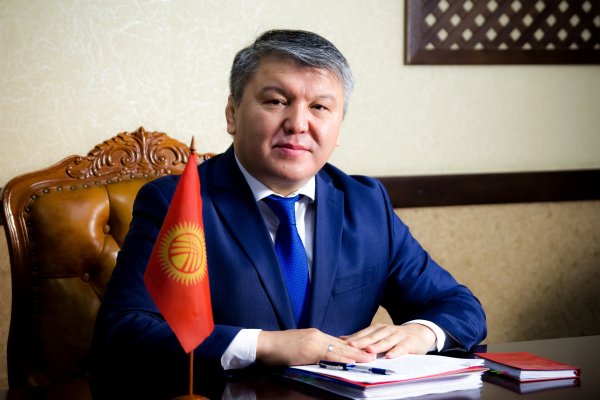 Министр А.Кожошев доложил депутатам о проекте «CASA-1000», депутат Р.Момбеков поправил его — Tazabek