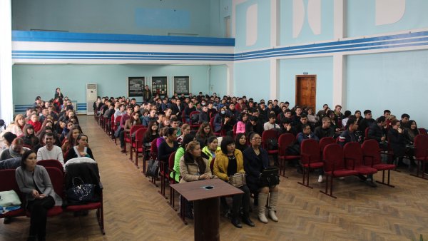 Казахские дипломаты встретились со студентами КГМА, являющимися гражданами Казахстана