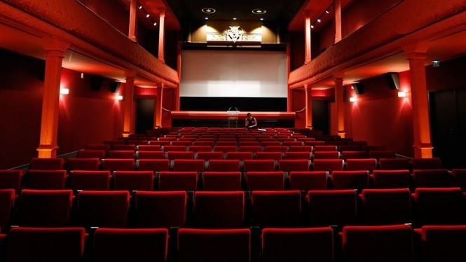 Богатейшие люди страны, кинорежиссёр и бизнесмены — Владельцы кинотеатров Бишкека (рейтинг) — Tazabek