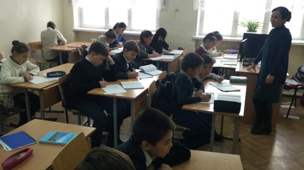 В школах Бишкека прошел единый творческий урок «Наедине с Айтматовым»