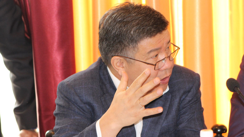 Государство ежегодно теряет 30 млрд сомов по коррупционным схемам, - депутат — Tazabek