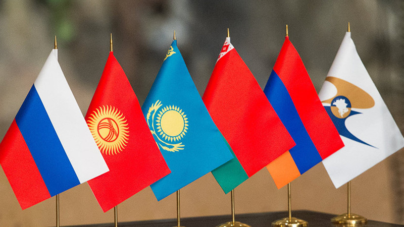 Среди стран ЕАЭС у Кыргызстана уменьшился вклад во взаимном экспорте, но увеличился в во взаимном импорте — Tazabek