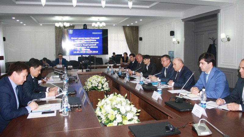 Таджикистан заинтересован во взаимодействии со Счетной палатой Кыргызстана — Tazabek