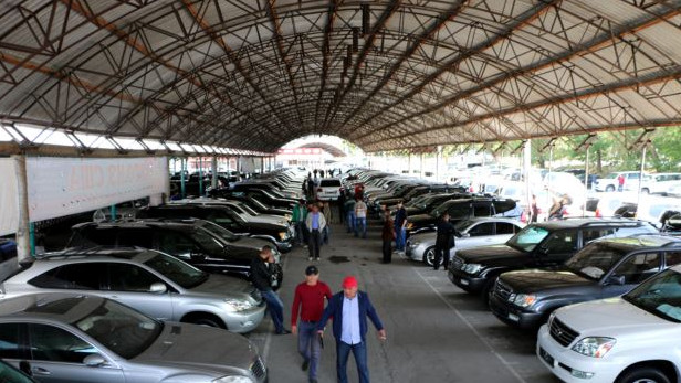 Минэкономики планирует снизить единую ставку таможенной пошлины для авто до уровня ставок 2014 года — Tazabek