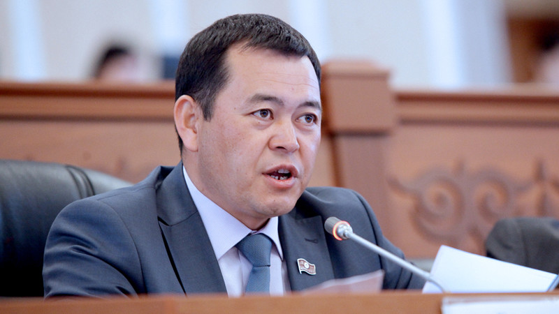 Если взять средний показатель, то в Кыргызстане объем теневой экономики составляет более 30%, - депутат — Tazabek