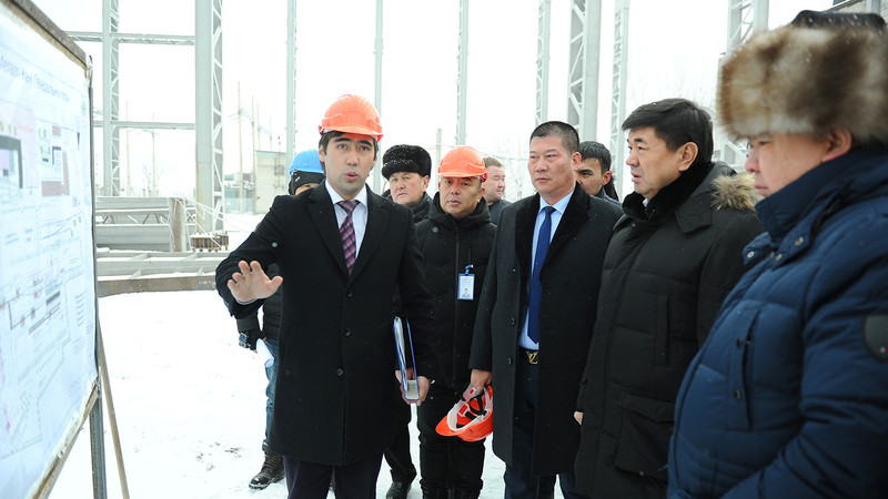 Премьер М.Абылгазиев поручил своевременно завершить строительство завода по производству металлических изделий — Tazabek