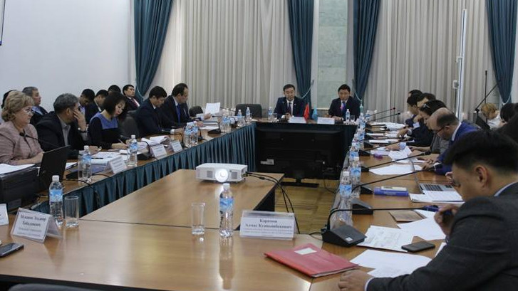 Рабочие группы Кыргызстана и Казахстана начали обсуждать проект межправсоглашения о сотрудничестве в области поставок нефти и нефтепродуктов — Tazabek