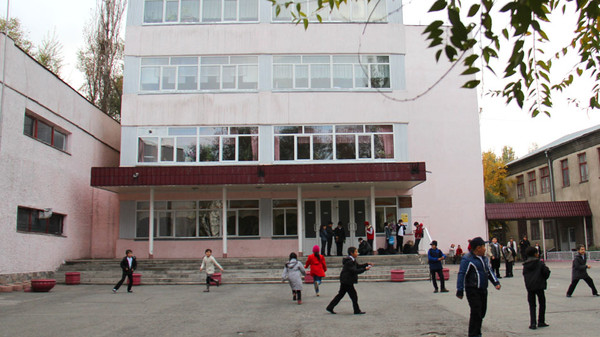По индикаторам успешности школы Октябрьского района занимают последнее место по Бишкеку