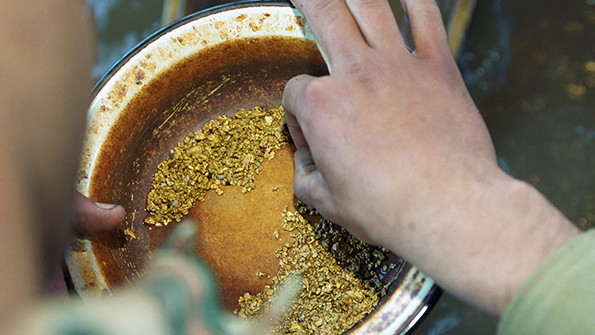 ГСБЭП выявила факт незаконную разработку рассыпных месторождений золота в Токтогульском районе — Tazabek