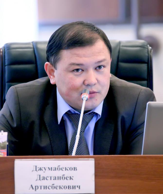 Депутат Д.Джумабеков предложил способ, вынуждающий, по его мнению, комбанки снизить свои ставки по кредитам — Tazabek