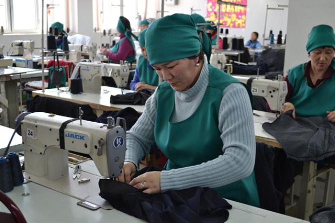 Сайт швейника. Пошивочные цеха в Киргизии. Швейная фабрика Киргизия. Швейная фабрика Zema Кыргызстан. Швейный цех.