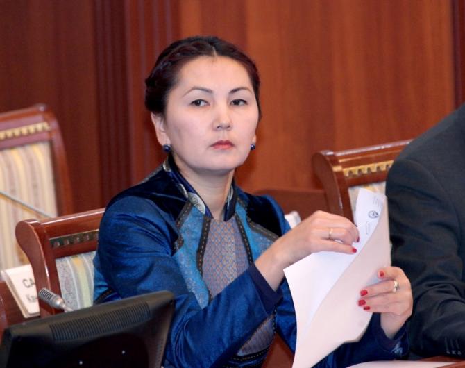 Депутат А.Салянова предложила проанализировать работу «Кыргызжилкоммунсоюза», прежде чем отменять решение о передаче его структурных подразделений органам МСУ — Tazabek