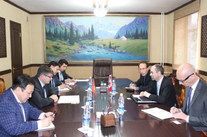 Министр экономики и посол Канады в КР обсудили вопросы деятельности проекта «Кумтор» — Tazabek
