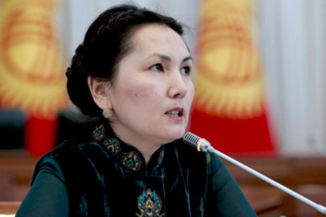 Депутат А.Салянова возмущается, что у правительства нет времени отчитаться по вводу страхования на жилье и автомобили — Tazabek